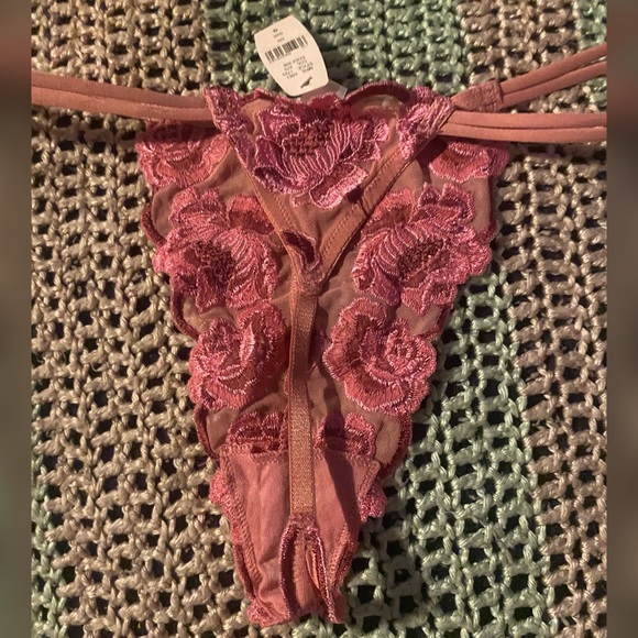 Victoria's Secret Other - Vintage Victoria's Secret V-String Floral Lace Thong Panties